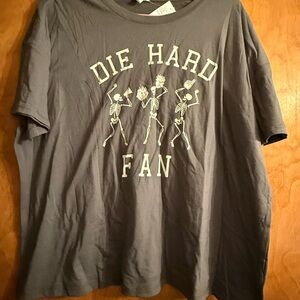Maurices Dark Gray Graphic Tee die hard fan